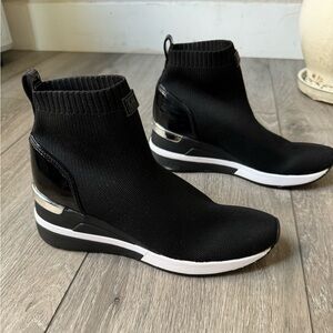 Michael Kors Women Skyler Wedge Bootie Sock Sneaker Size 8.5